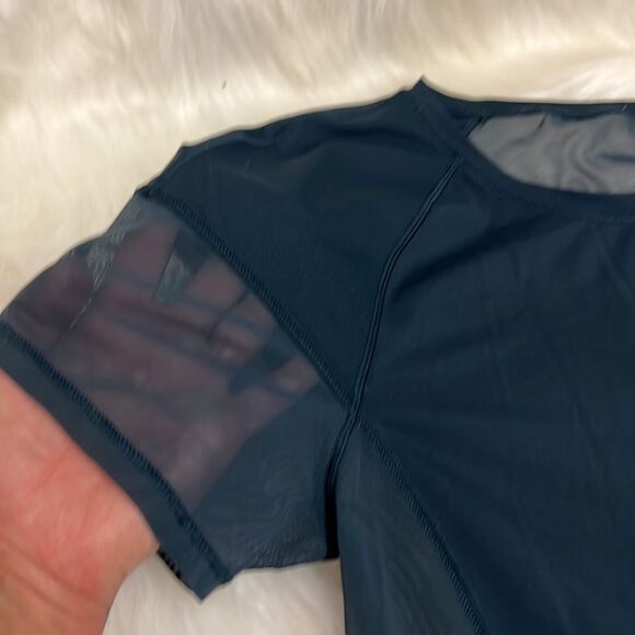 Lululemon Blueish Green Sheer top size 4 C34 - Picture 2 of 8